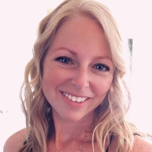 Meet your Posher, Courtney